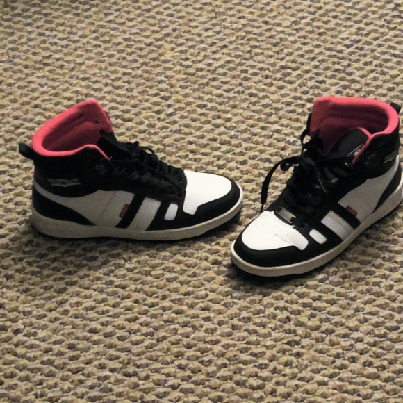 Levi's tennis shoes - Picture 3 of 4